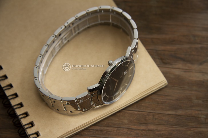 Review đồng hồ Orient FGW01005B0: Mặt kính bảo vệ tối ưu - Ảnh 4