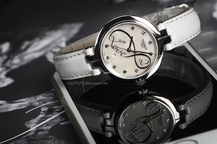 Review Đồng Hồ Tissot T094.210.16.111.01 Vạch Số Pha Lê Swarovski Hình 1