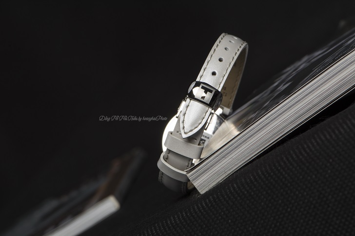 Review Đồng Hồ Tissot T094.210.16.111.01 Vạch Số Pha Lê Swarovski Hình 2