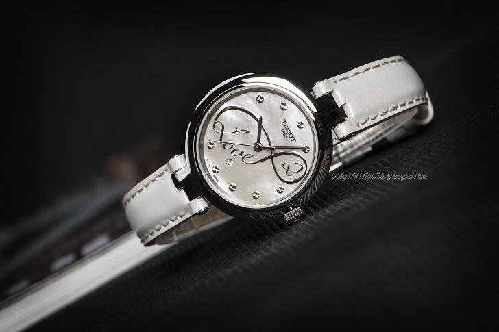 Review Đồng Hồ Tissot T094.210.16.111.01 Vạch Số Pha Lê Swarovski Hình 4