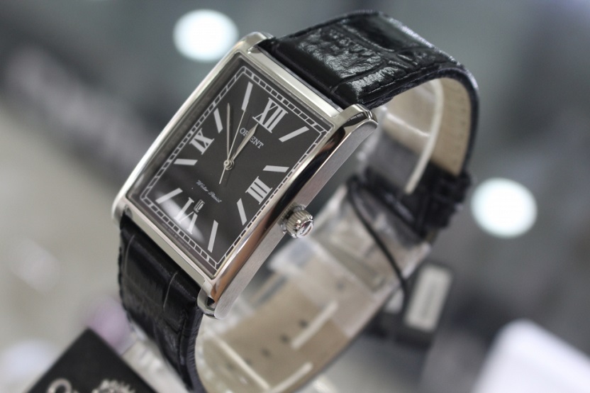 Bật mí 3 mẫu đồng hồ nam mặt chữ nhật giá rẻ nhất của Orient- Ảnh: Orient FUNEM003W0