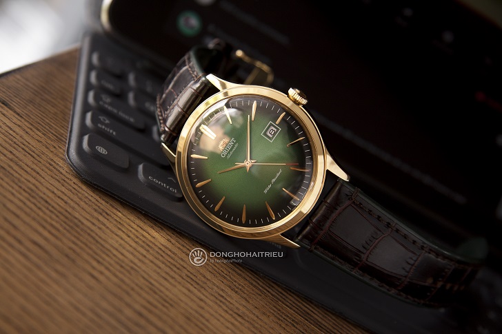 Khám phá đồng hồ cơ Orient FAC08002F0 nền xanh ngọc long lanh - Hình 2