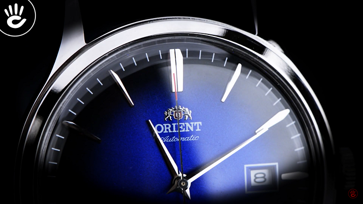 Khám phá đồng hồ Orient Bambino FAC08004D0 mặt xanh hiện đại - Hình 2