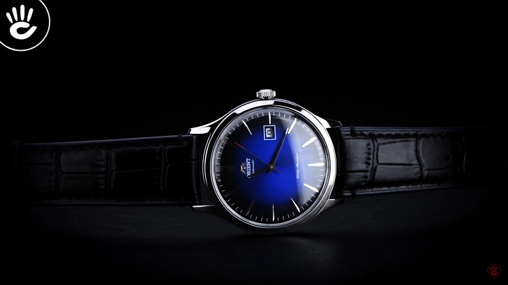 Khám phá đồng hồ Orient Bambino FAC08004D0 mặt xanh hiện đại - Hình 3