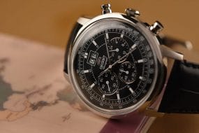 co nen mua dong ho day da nam dep gia re cua hang orient