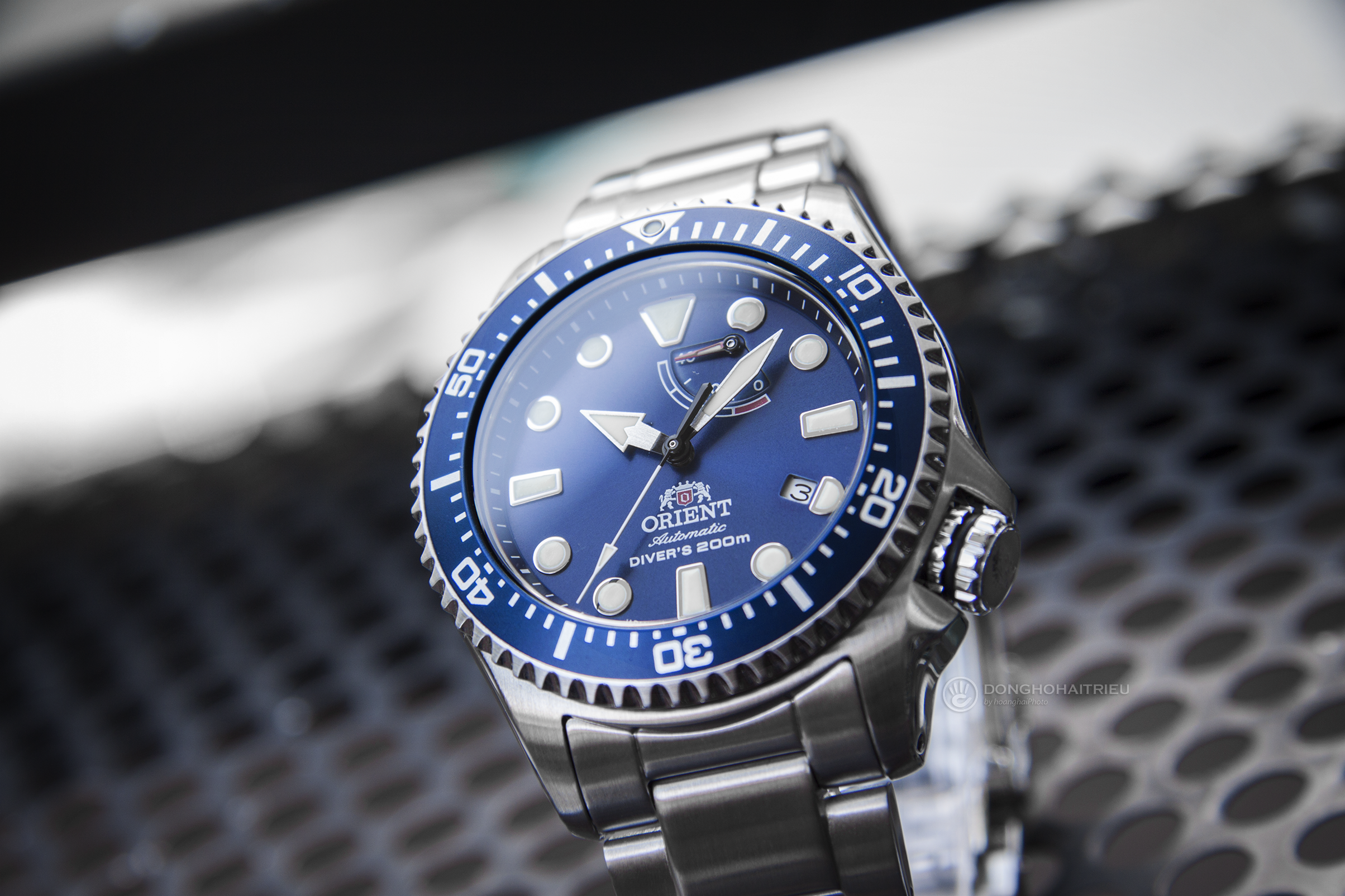 Đồng hồ lặn thể thao Orient RA-EL0002L00B mặt xanh năng động - hinh 1