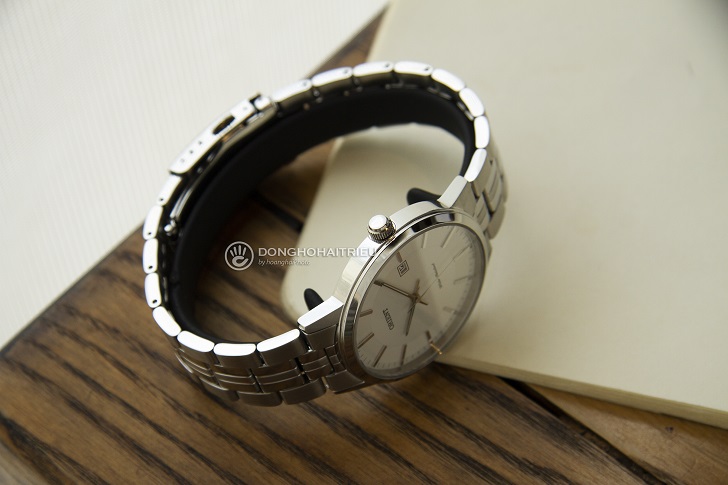 Review đồng hồ Orient FUNG8003W0: Sapphire chẳng lo bị xước - ảnh 4