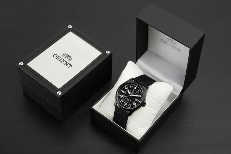 Hướng dẫn kiểm tra đồng hồ Orient chính hãng dựa vào phụ kiện đồng hồ