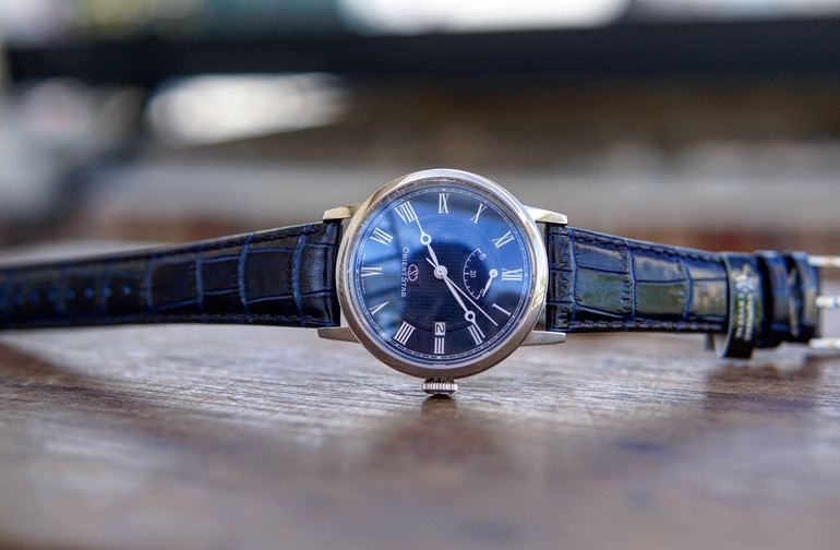 Chiếc đồng hồ Orient Star Elegant Blue nổi bật