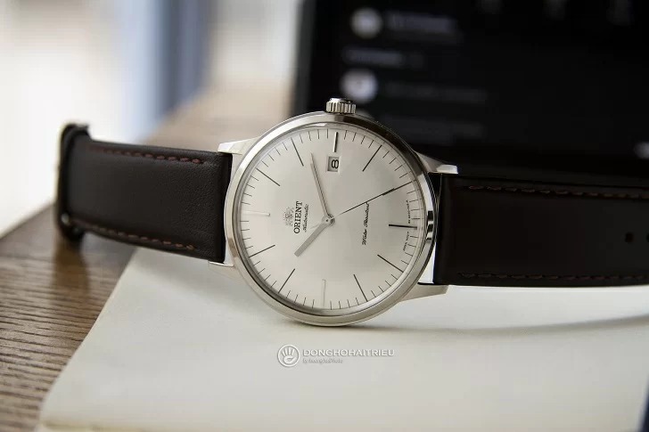 Đồng hồ Orient Bambino thiết kế dây da sang trọng