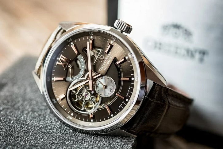 Đồng hồ Orient Star Skeleton có khả năng trữ cót cao đến 40 giờ