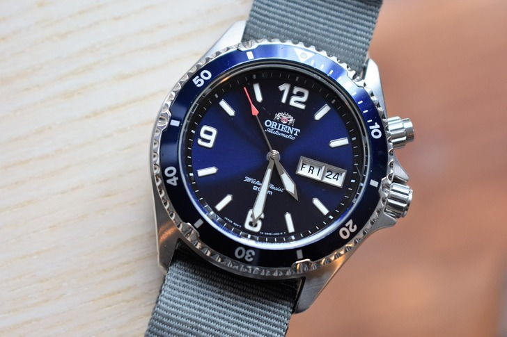 Đánh giá đồng hồ Orient Mako thông qua dây đeo đồng hồ