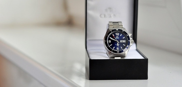 Đồng hồ Orient Blue Mako có khả năng chống nước tốt