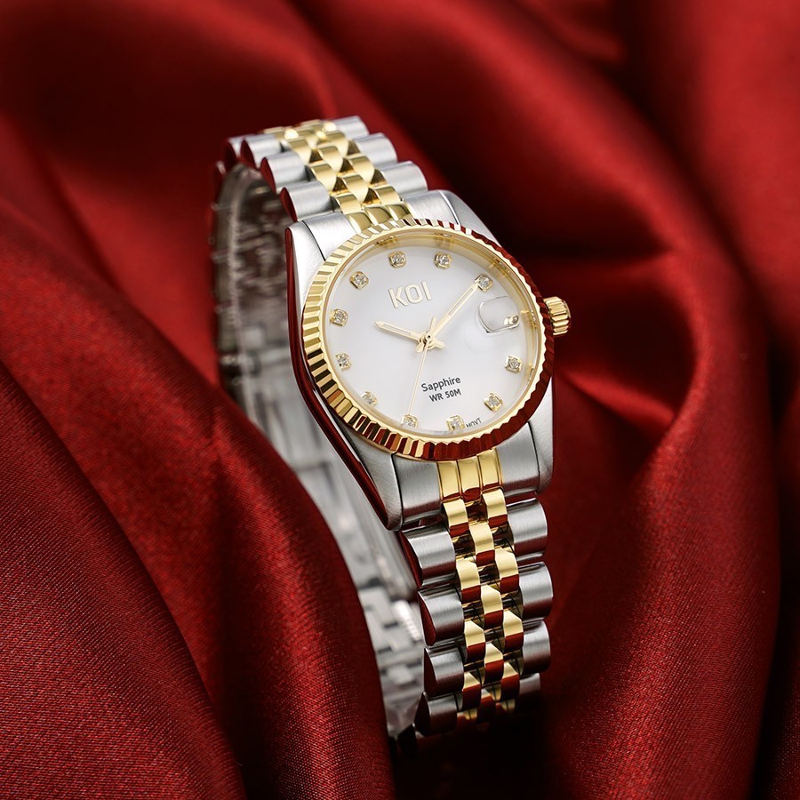 Viền ngoài của đồng hồ KOI trên được lấy cảm hứng từ Fluted Bezel Rolex