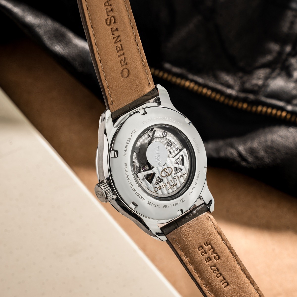 Bộ máy của đồng hồ đeo tay Orient chính hãng do thương hiệu tự lắp ráp